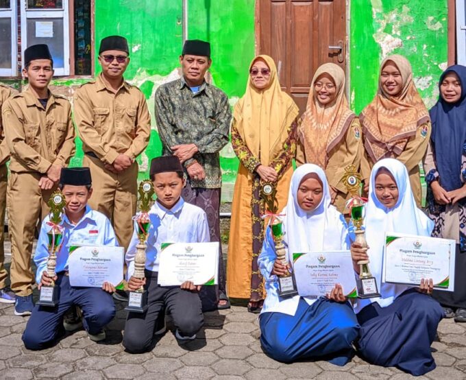 SMP Pesat Temanggung Borong Piala MAPSI